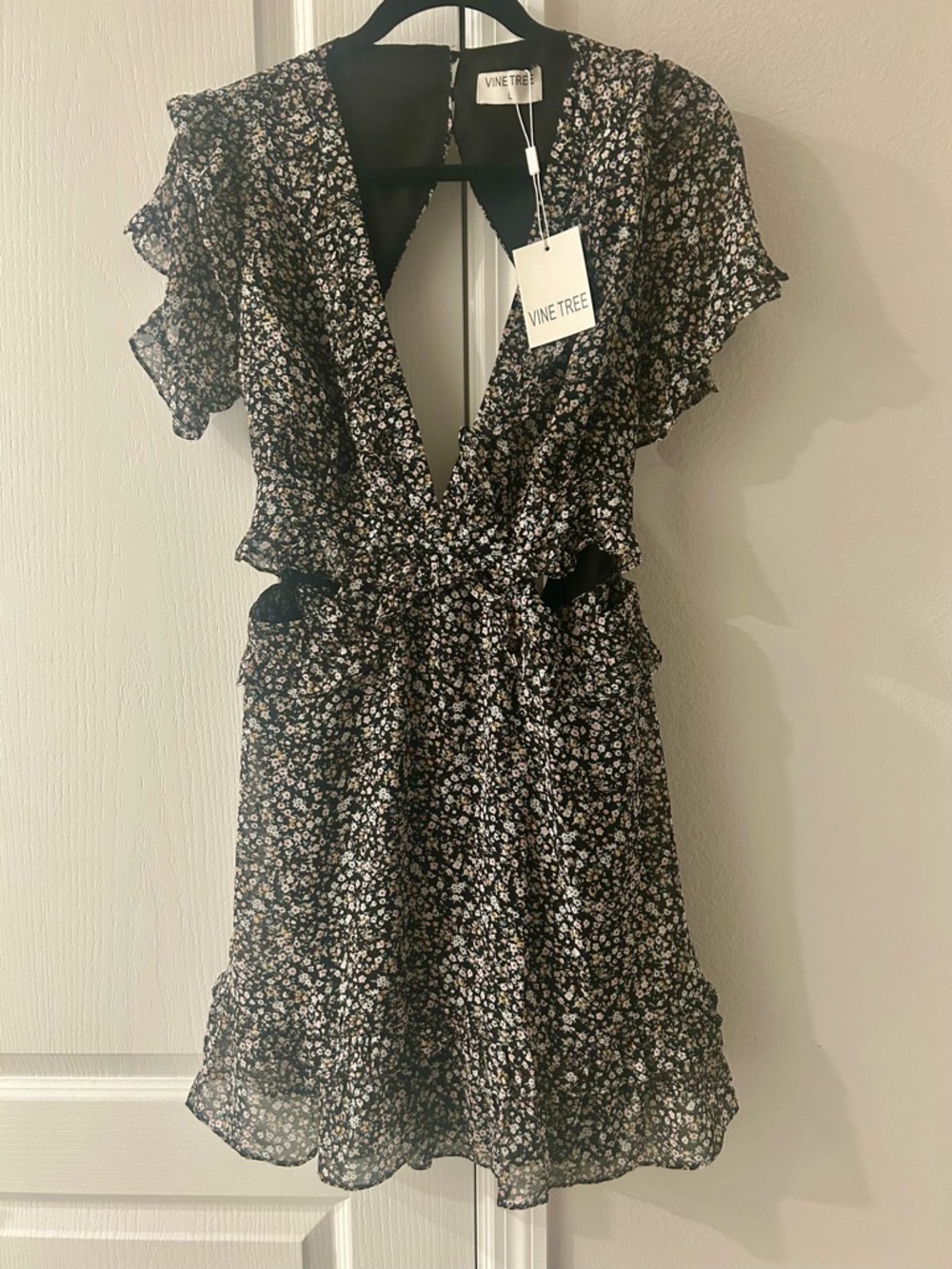 Vine Tree Black Floral Ruffle Cut out Dress Size Large